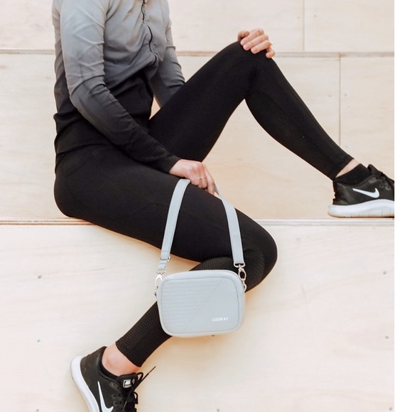 VOORAY SIDEKICK CROSSBODY BAG - Picture 1 of 12